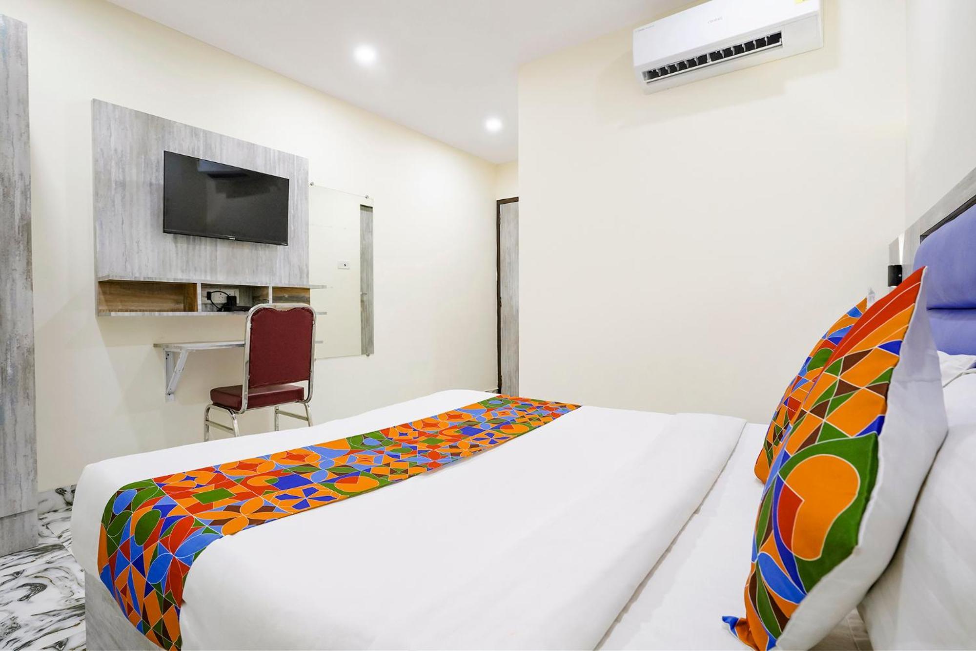 Fabexpress Good Luck Residency - Nr Nesco Exhibition Center Hotel Mumbai Exterior photo