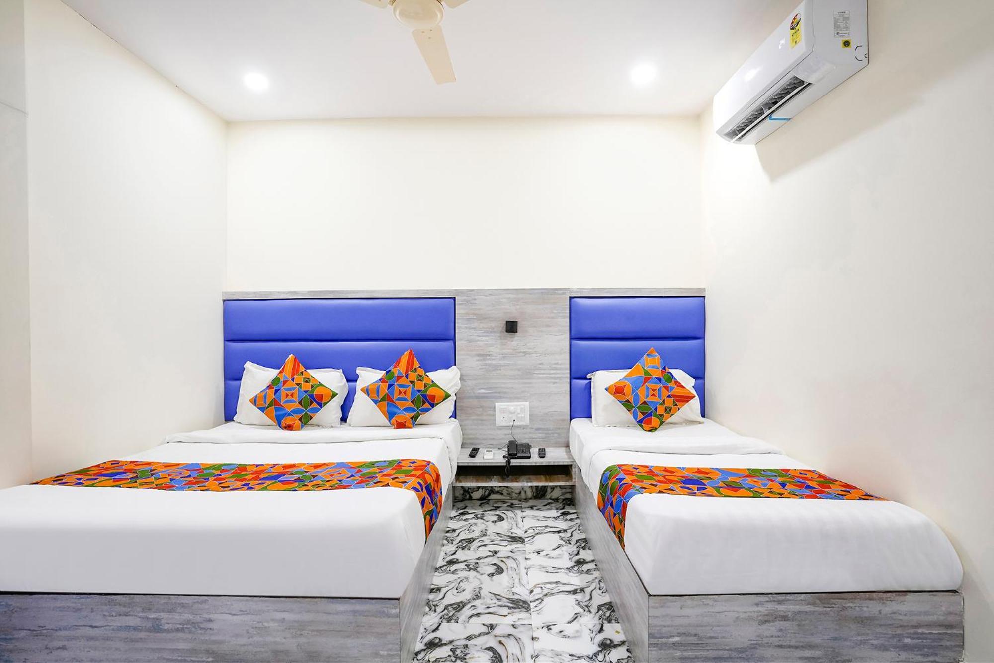 Fabexpress Good Luck Residency - Nr Nesco Exhibition Center Hotel Mumbai Exterior photo