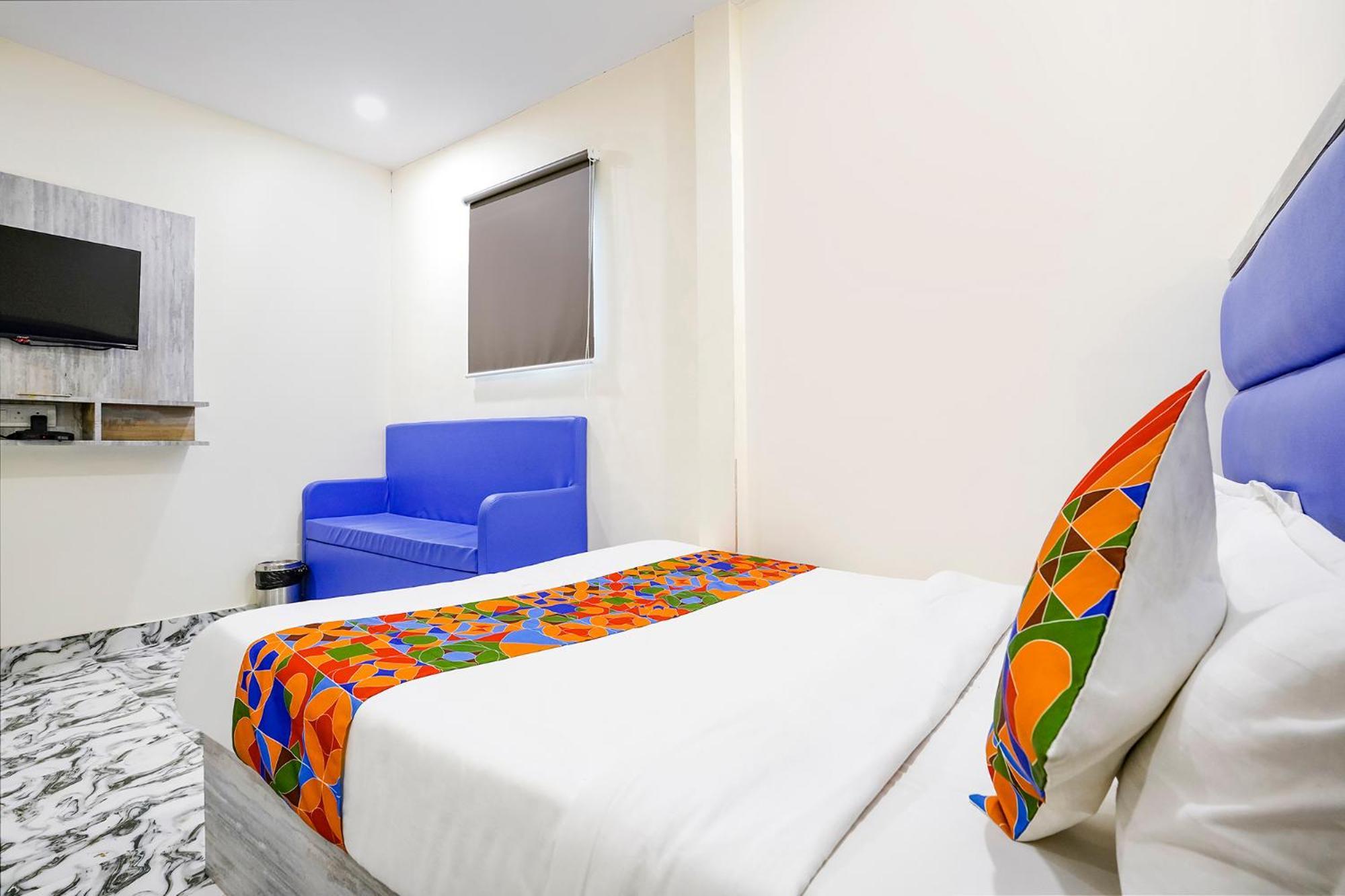 Fabexpress Good Luck Residency - Nr Nesco Exhibition Center Hotel Mumbai Exterior photo